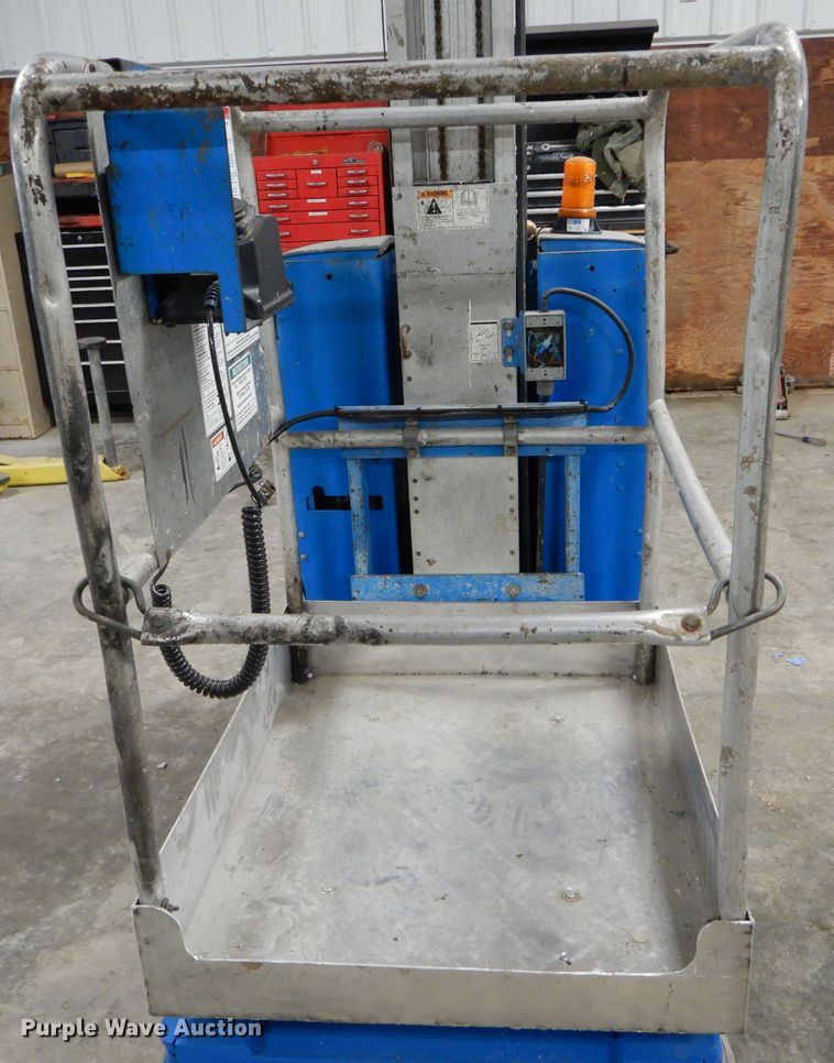 image for item DH6914 Genie GR-20 vertical lift