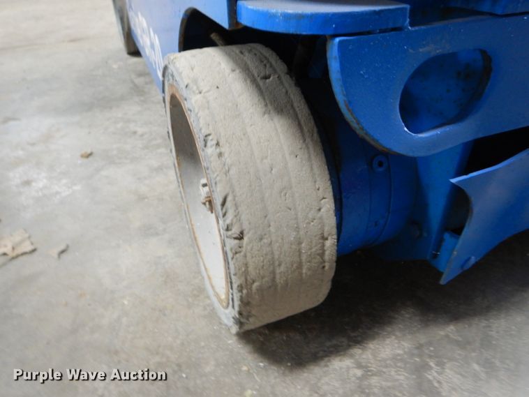 image for item DH6914 Genie GR-20 vertical lift