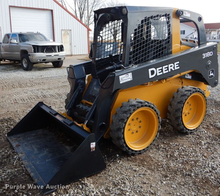 image for item DH6915 2013 John Deere 318D skid steer