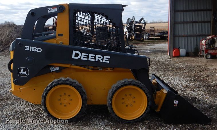 image for item DH6915 2013 John Deere 318D skid steer