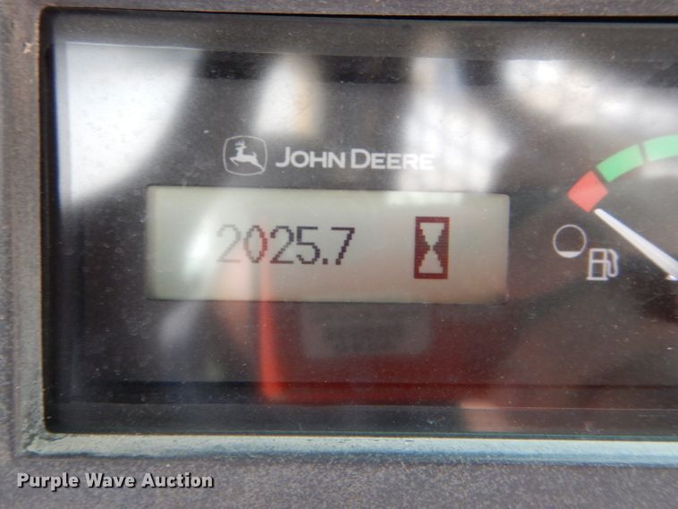 image for item DH6915 2013 John Deere 318D skid steer