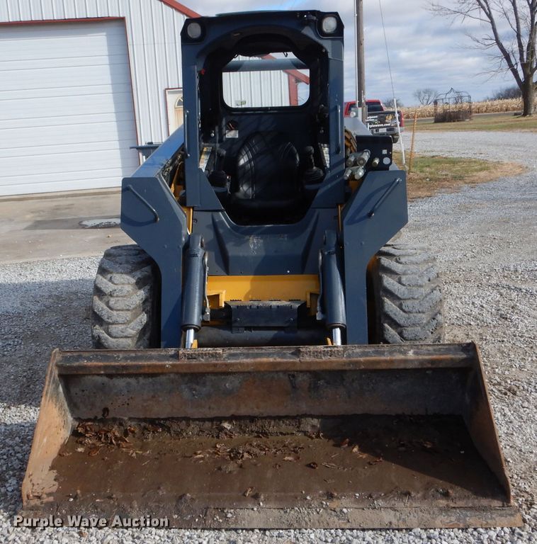 image for item DH6916 2010 John Deere 332D skid steer