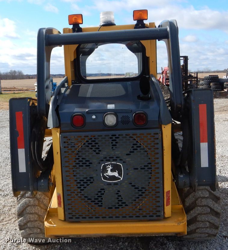 image for item DH6916 2010 John Deere 332D skid steer
