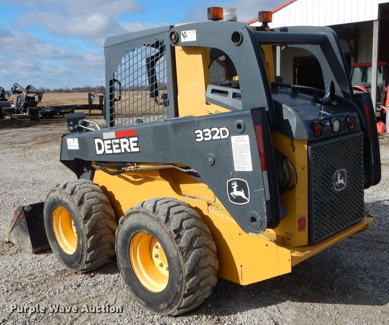 image for item DH6916 2010 John Deere 332D skid steer