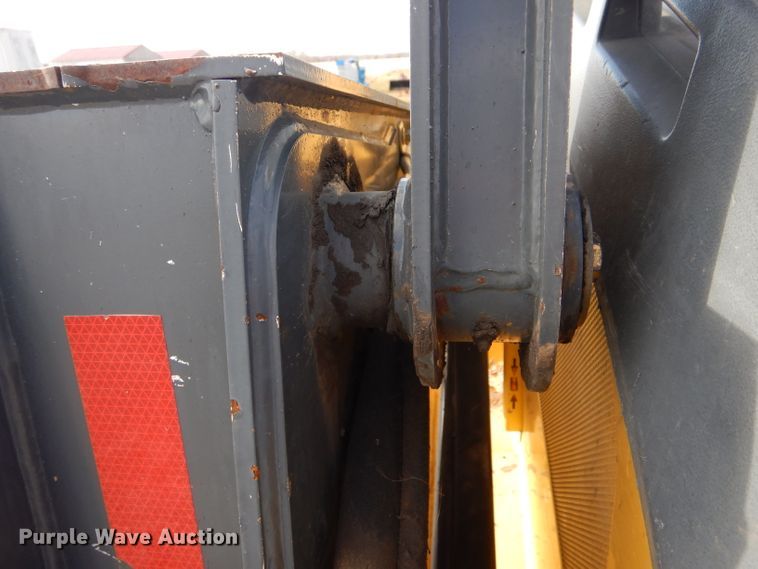 image for item DH6916 2010 John Deere 332D skid steer