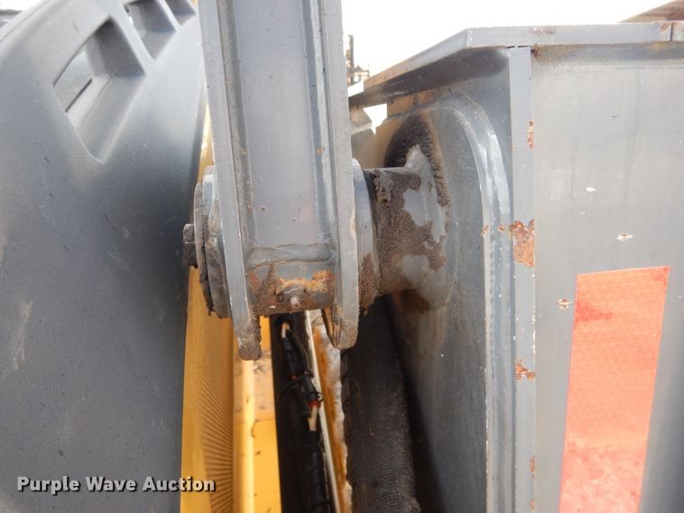 image for item DH6916 2010 John Deere 332D skid steer