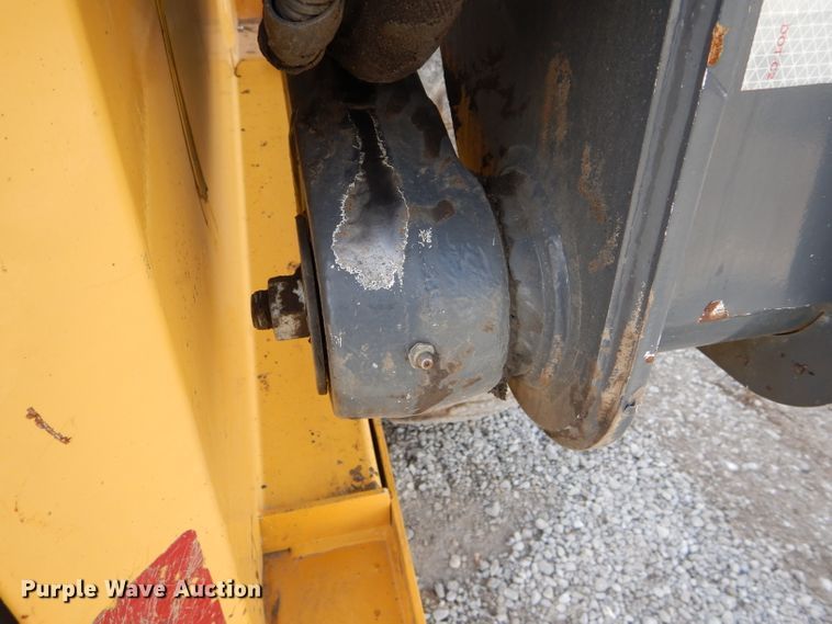 image for item DH6916 2010 John Deere 332D skid steer