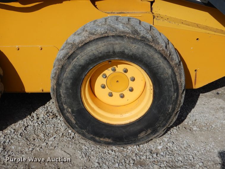 image for item DH6916 2010 John Deere 332D skid steer