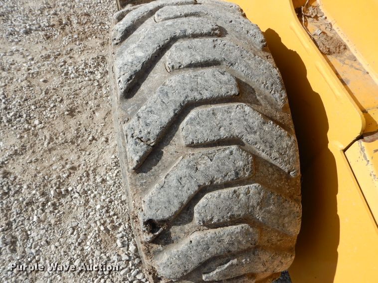 image for item DH6916 2010 John Deere 332D skid steer