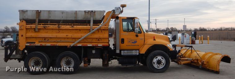image for item DH6917 2006 International 7400 dump truck