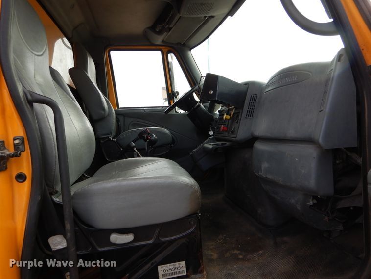 image for item DH6917 2006 International 7400 dump truck