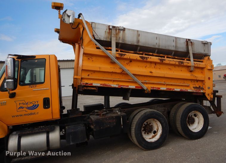 image for item DH6917 2006 International 7400 dump truck