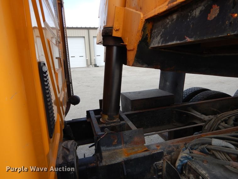 image for item DH6917 2006 International 7400 dump truck