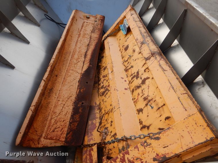 image for item DH6917 2006 International 7400 dump truck