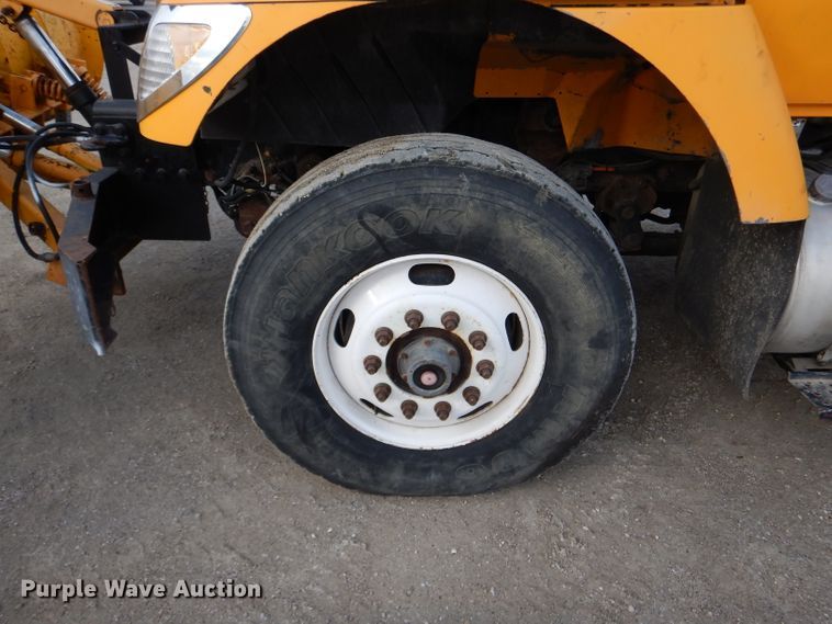 image for item DH6917 2006 International 7400 dump truck