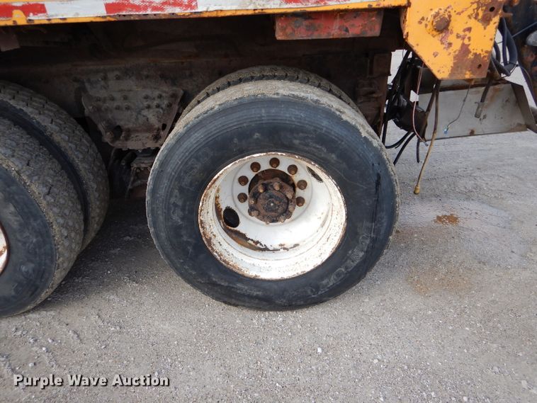 image for item DH6917 2006 International 7400 dump truck