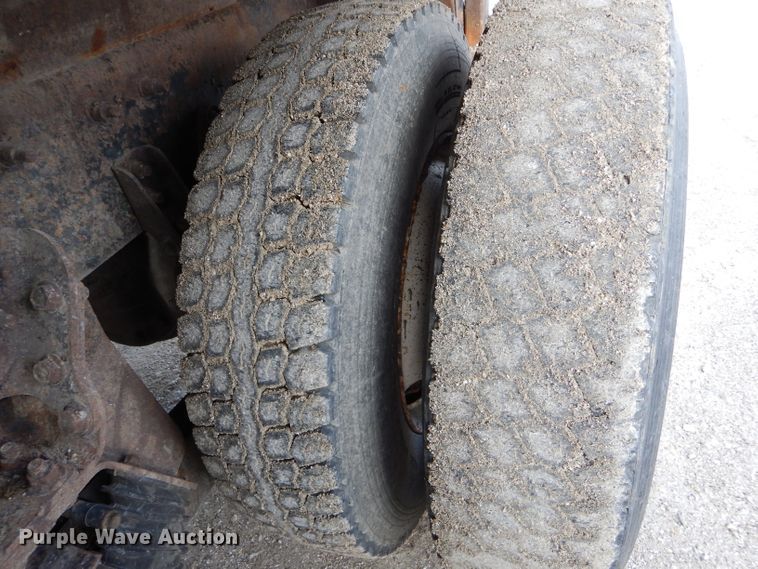 image for item DH6917 2006 International 7400 dump truck