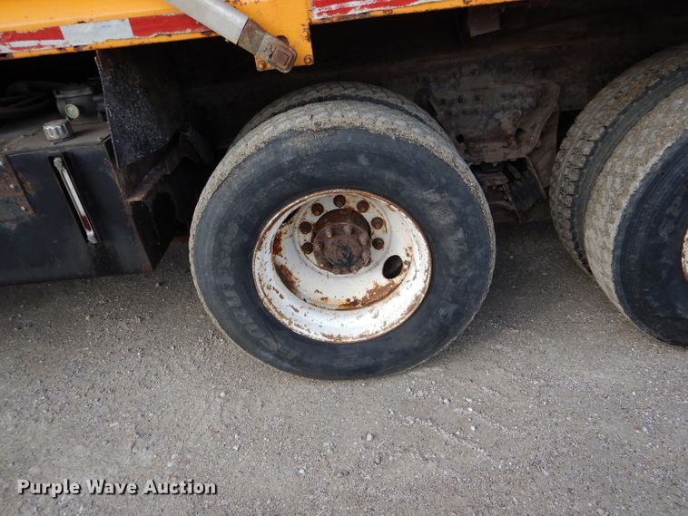 image for item DH6917 2006 International 7400 dump truck