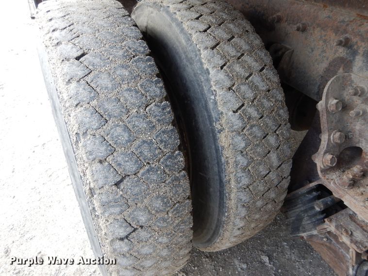 image for item DH6917 2006 International 7400 dump truck