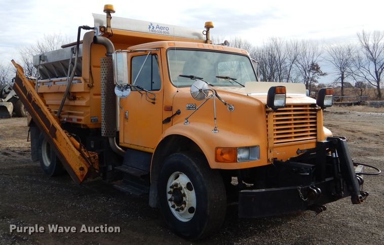 image for item DH6918 2002 International 4900 dump truck