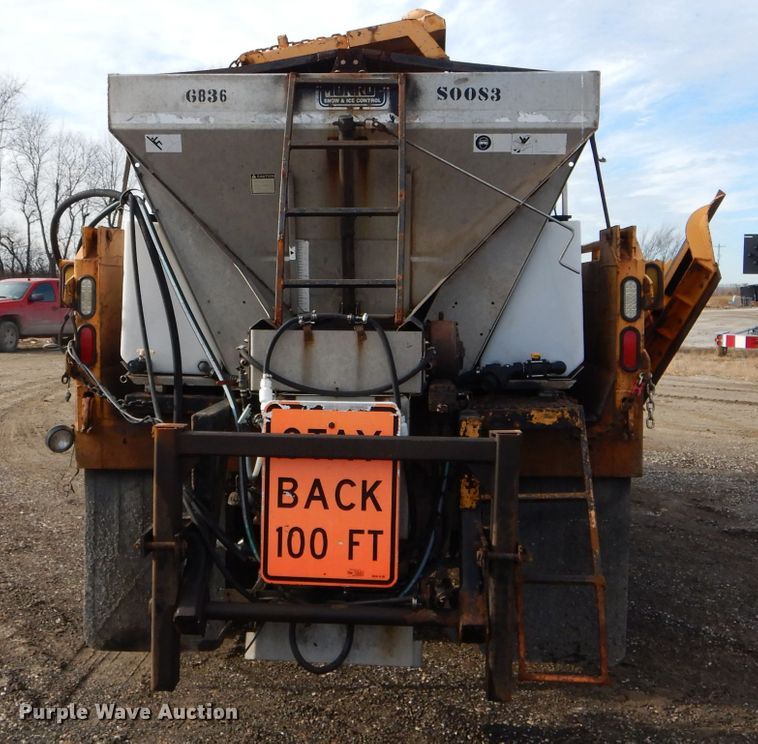 image for item DH6918 2002 International 4900 dump truck
