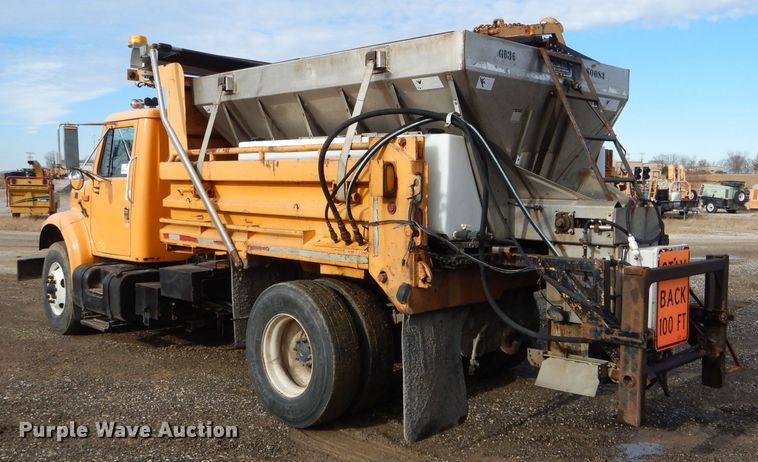 image for item DH6918 2002 International 4900 dump truck