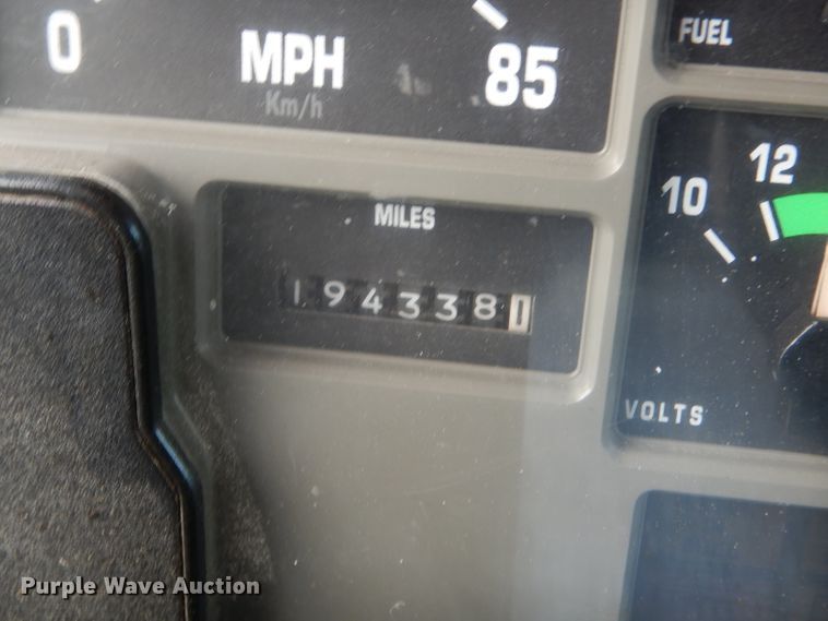 image for item DH6918 2002 International 4900 dump truck