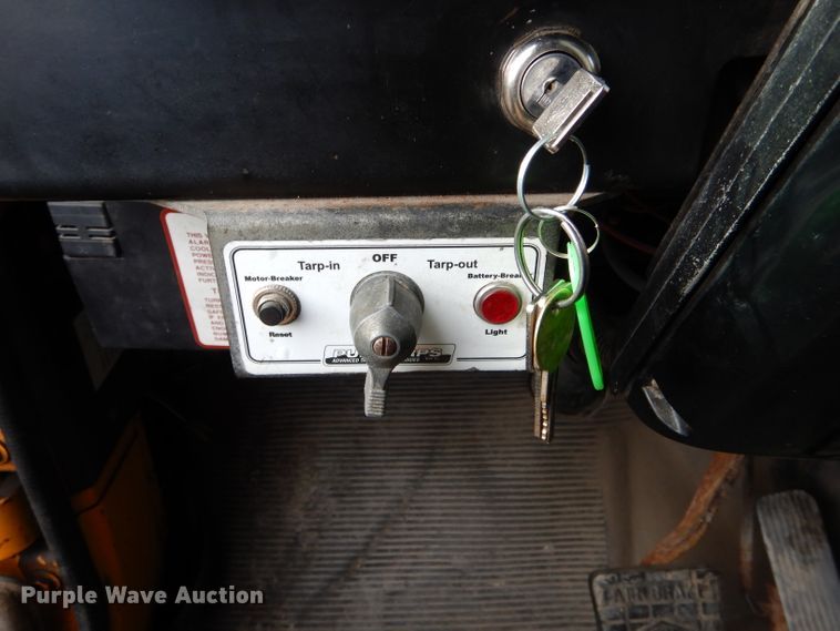 image for item DH6918 2002 International 4900 dump truck