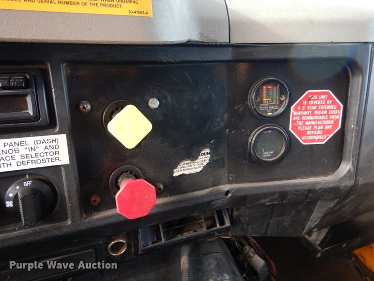 image for item DH6918 2002 International 4900 dump truck