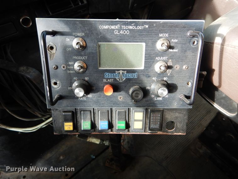 image for item DH6918 2002 International 4900 dump truck