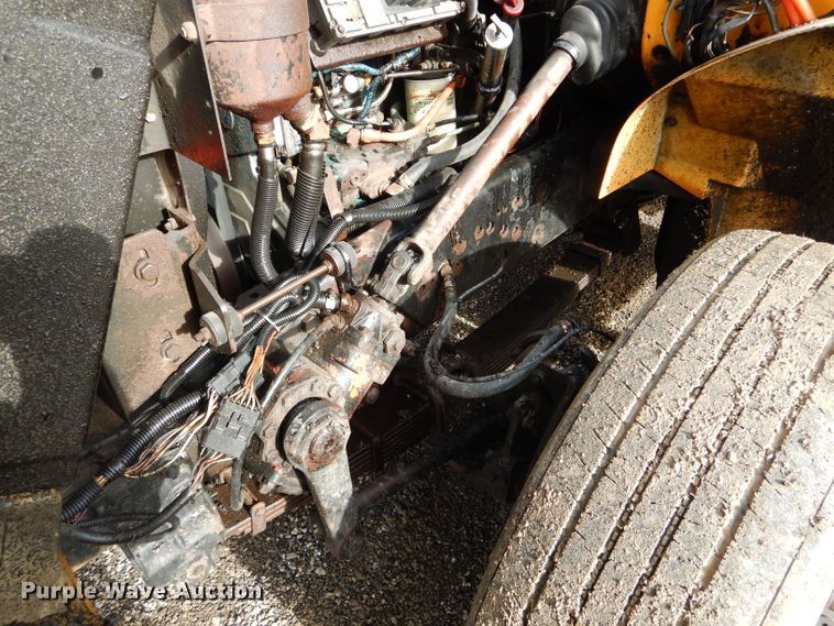 image for item DH6918 2002 International 4900 dump truck