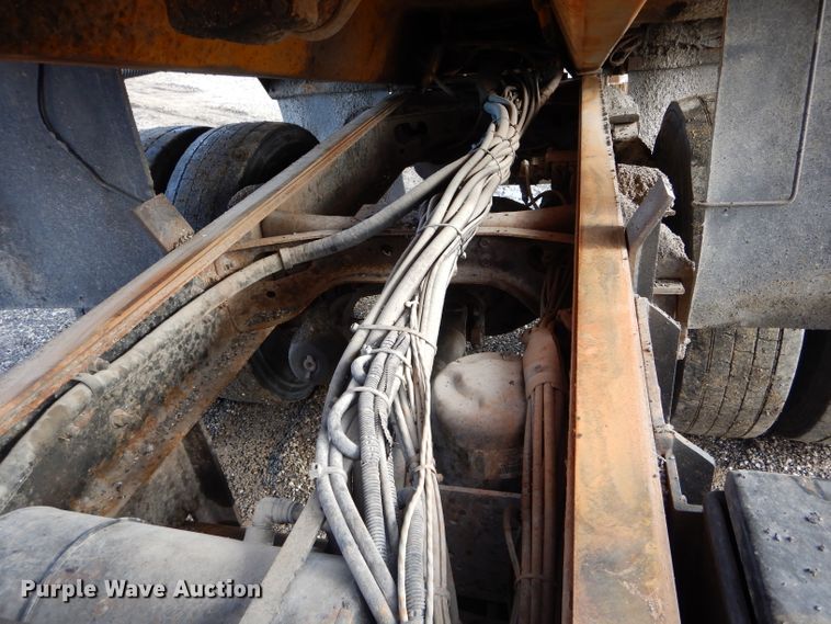 image for item DH6918 2002 International 4900 dump truck