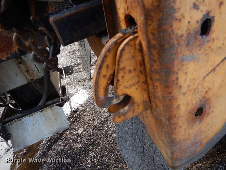 image for item DH6918 2002 International 4900 dump truck