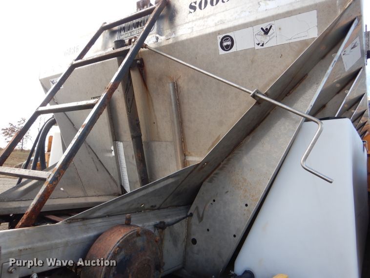 image for item DH6918 2002 International 4900 dump truck