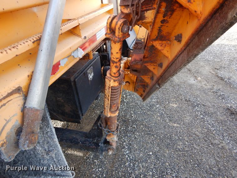 image for item DH6918 2002 International 4900 dump truck