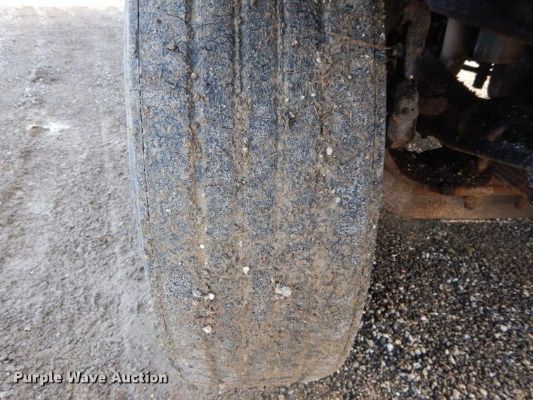 image for item DH6918 2002 International 4900 dump truck