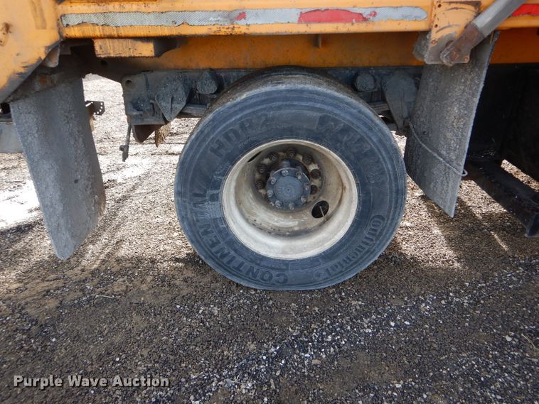 image for item DH6918 2002 International 4900 dump truck