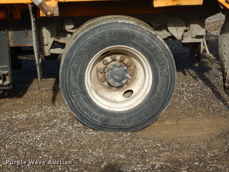 image for item DH6918 2002 International 4900 dump truck