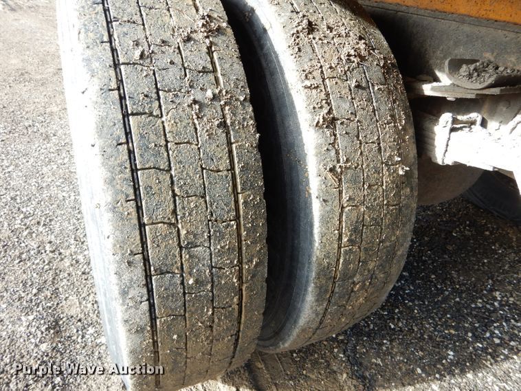 image for item DH6918 2002 International 4900 dump truck