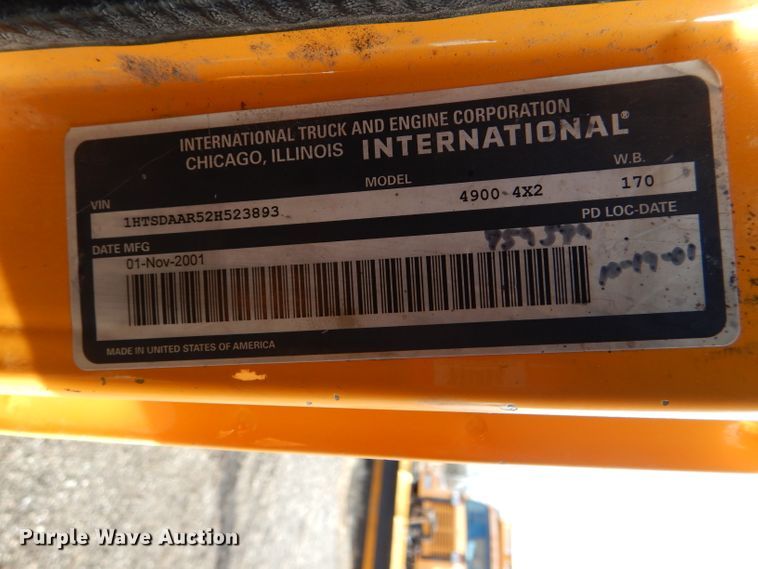 image for item DH6918 2002 International 4900 dump truck