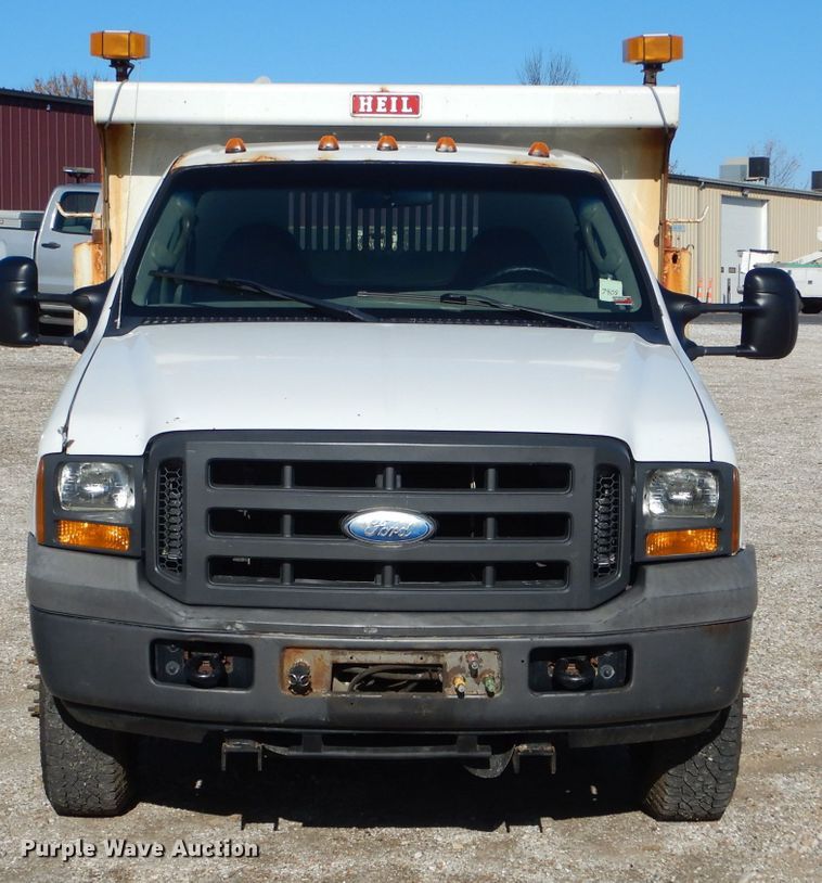 image for item DH6921 2005 Ford F350 Super Duty XL dump bed pickup truck