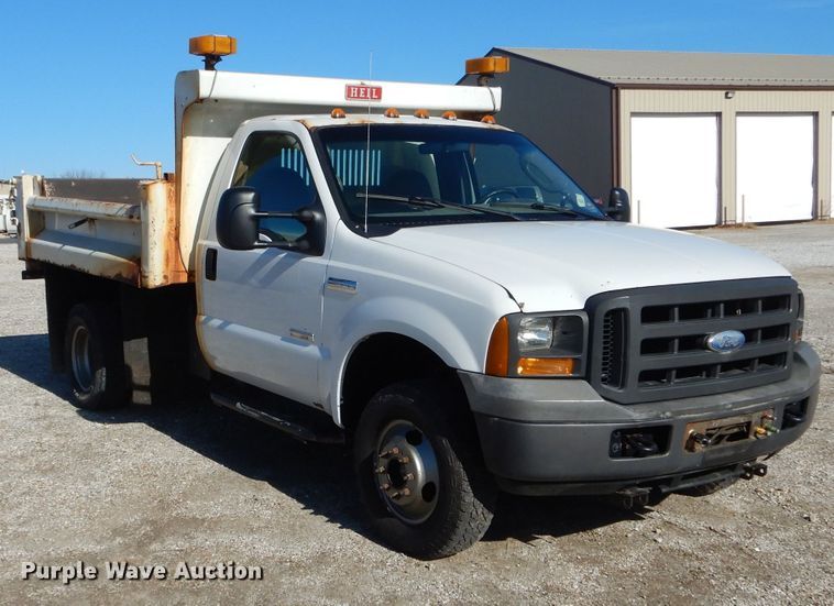 image for item DH6921 2005 Ford F350 Super Duty XL dump bed pickup truck