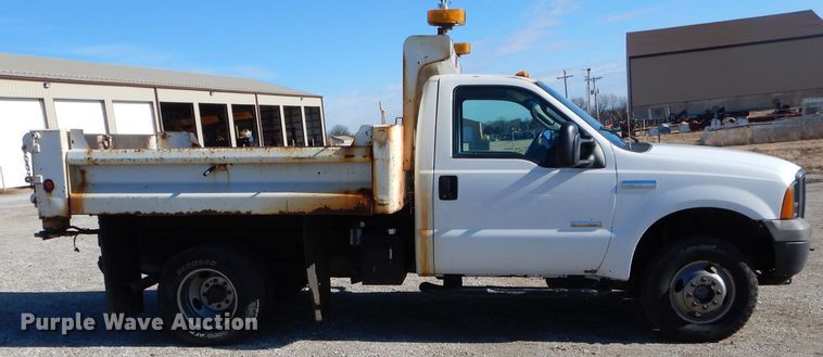 image for item DH6921 2005 Ford F350 Super Duty XL dump bed pickup truck
