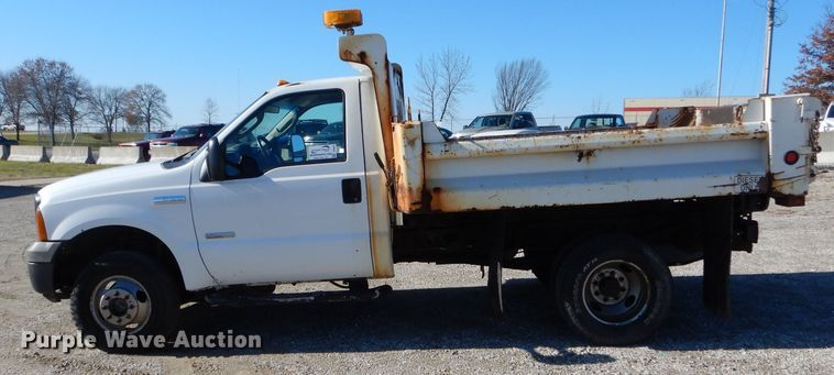 image for item DH6921 2005 Ford F350 Super Duty XL dump bed pickup truck
