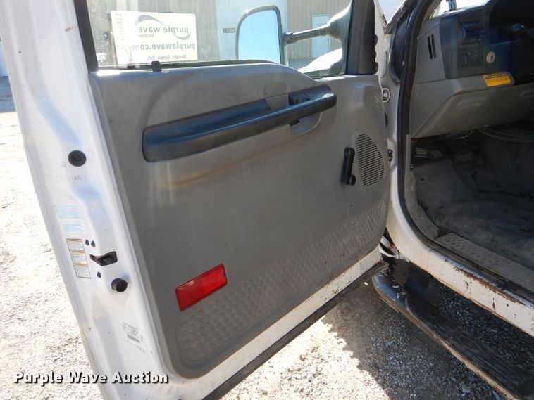 image for item DH6921 2005 Ford F350 Super Duty XL dump bed pickup truck