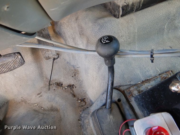 image for item DH6921 2005 Ford F350 Super Duty XL dump bed pickup truck