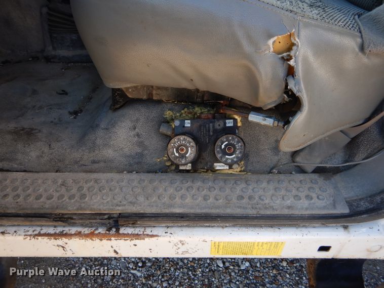 image for item DH6921 2005 Ford F350 Super Duty XL dump bed pickup truck