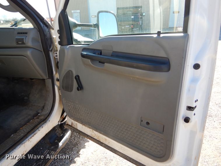 image for item DH6921 2005 Ford F350 Super Duty XL dump bed pickup truck