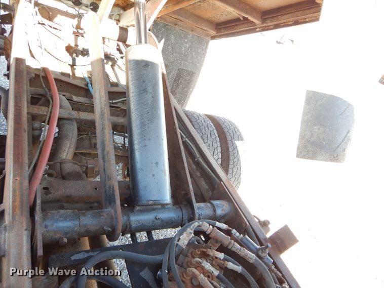 image for item DH6921 2005 Ford F350 Super Duty XL dump bed pickup truck