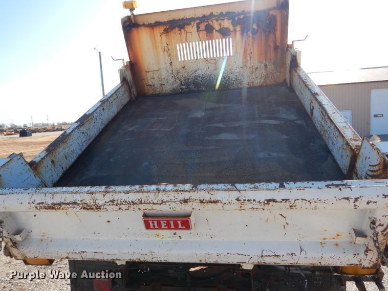 image for item DH6921 2005 Ford F350 Super Duty XL dump bed pickup truck